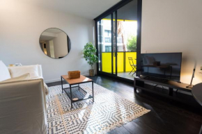 Gorgeous 1-Bed Apartment with a Rooftop Pool